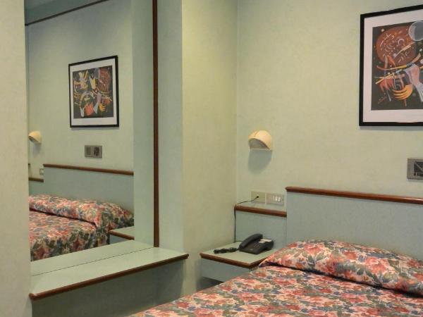 Le Petit Hotel : photo 1 de la chambre chambre simple Économique