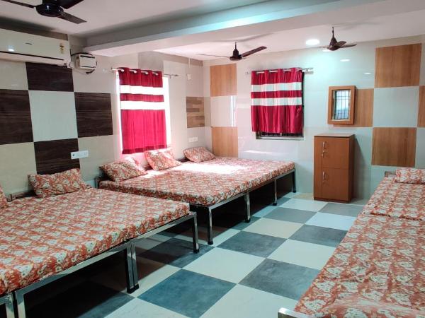 S.S.K RESIDENCY : photo 1 de la chambre dortoir mixte de 8 lits