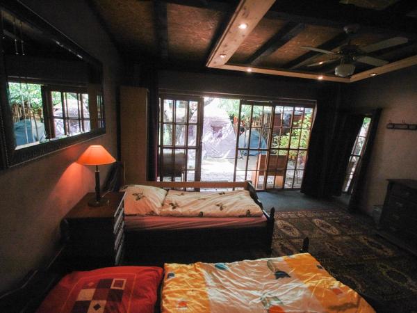 Sandino Hostel - Solo Traveler Sanctuary : photo 3 de la chambre chambre lits jumeaux standard