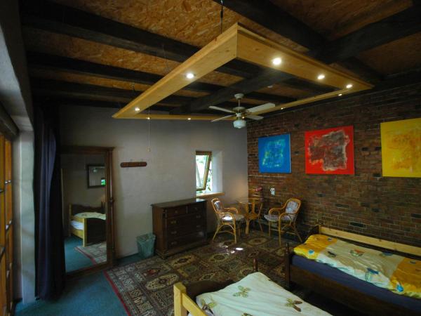 Sandino Hostel - Solo Traveler Sanctuary : photo 4 de la chambre chambre lits jumeaux standard