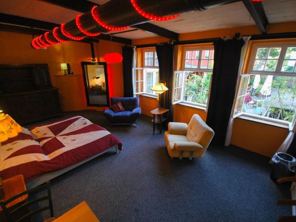 Sandino Hostel - Solo Traveler Sanctuary : photo 2 de la chambre grande chambre double 
