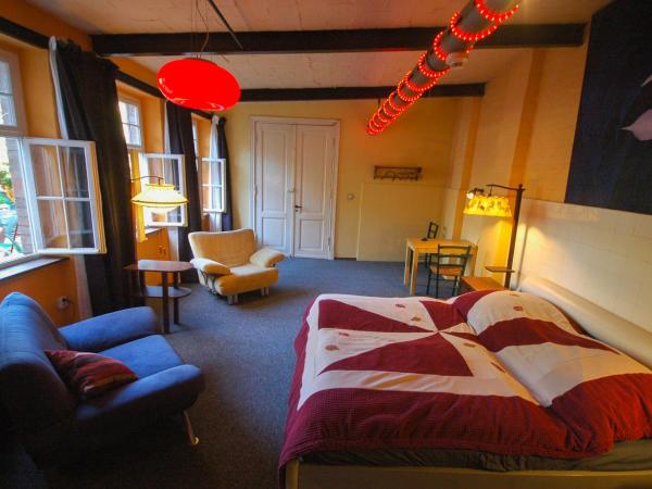 Sandino Hostel - Solo Traveler Sanctuary : photo 3 de la chambre grande chambre double 