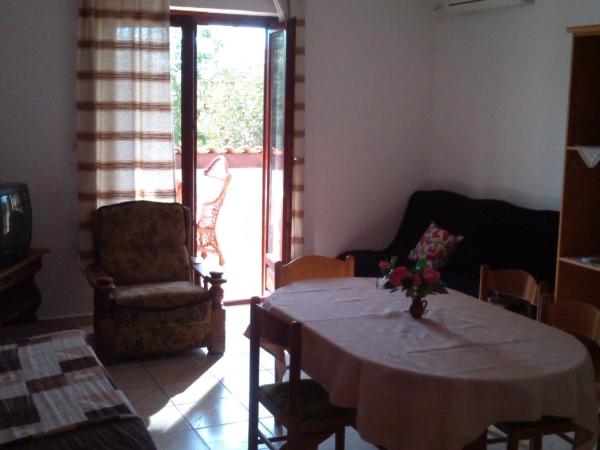 Apartments and rooms with parking space Rovinj - 16796 : photo 1 de la chambre appartement 1 chambre avec terrasse