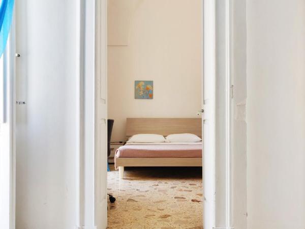 Wish Rooms Lecce : photo 1 de la chambre chambre familiale avec balcon