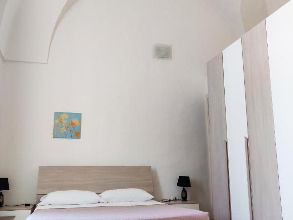 Wish Rooms Lecce : photo 3 de la chambre chambre familiale avec balcon