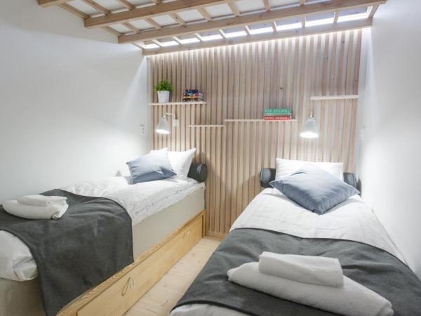 Dream Hostel & Hotel Tampere : photo 2 de la chambre chambre lits jumeaux sans fenêtre