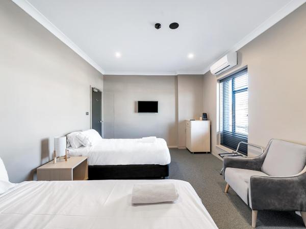 Illinois Hotel : photo 2 de la chambre chambre lits jumeaux avec salle de bains commune