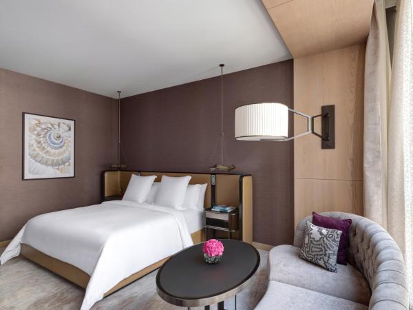 Four Seasons Hotel Dubai International Financial Centre : photo 4 de la chambre chambre lit king-size deluxe difc
