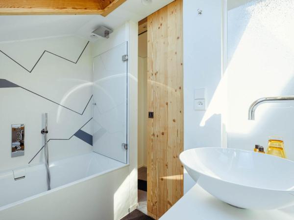 Best Western Chalet les Saytels : photo 9 de la chambre suite familiale communicante