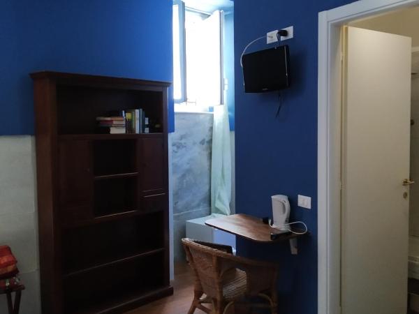 Affittacamere A Posada : photo 1 de la chambre chambre triple - sous-sol