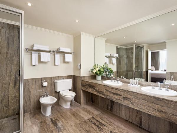 View Melbourne : photo 7 de la chambre suite lit king-size avec baignoire spa