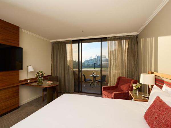 View Melbourne : photo 2 de la chambre chambre lit king-size avec balcon - vue sur ville