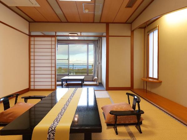 Arima Onsen Taketoritei Maruyama : photo 2 de la chambre chambre supérieure de style japonais - vue sur ville - non-fumeurs