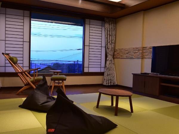 Arima Onsen Taketoritei Maruyama : photo 2 de la chambre chambre lits jumeaux deluxe avec coin tatami et bain thermal - non-fumeurs - 203