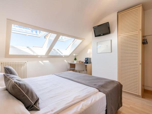 Hôtel Des Arts : photo 1 de la chambre petite chambre double mansardée