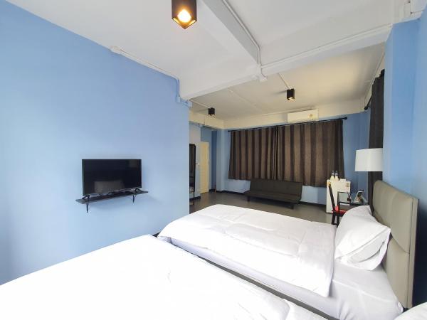 HOUSEMODE - BAANYAI @ Wongwian Yai : photo 7 de la chambre grande chambre double ou lits jumeaux
