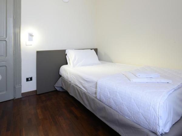 Hotel Roma 62 : photo 1 de la chambre chambre simple avec salle de bains privative