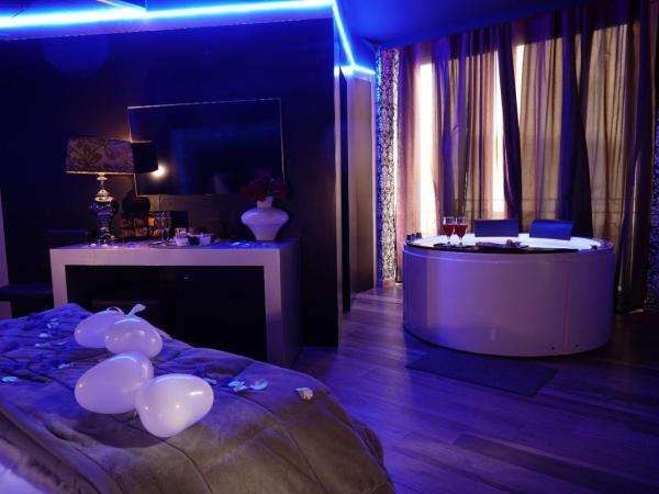 Hotel Angioino & Spa : photo 3 de la chambre suite avec baignoire spa