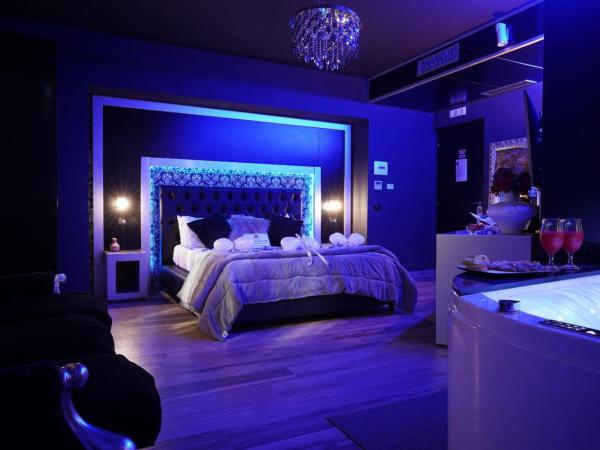 Hotel Angioino & Spa : photo 2 de la chambre suite avec baignoire spa