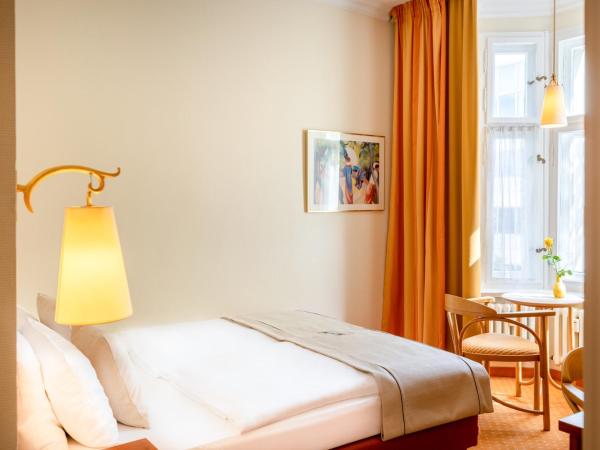 Novum Hotel Kronprinz Berlin : photo 3 de la chambre chambre lit queen-size 