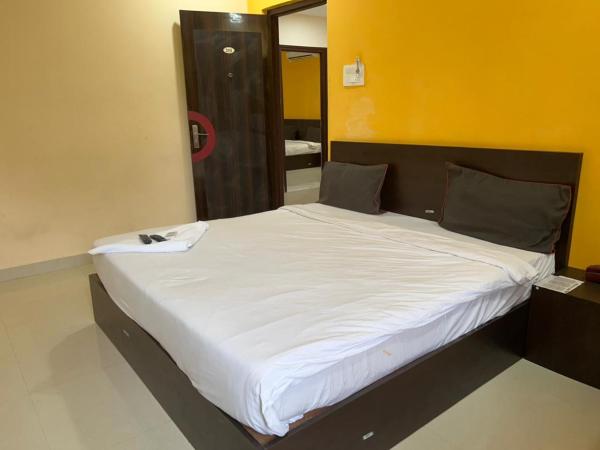 HOTEL SRIRAMA EMPIRE : photo 4 de la chambre chambre double deluxe avec baignoire