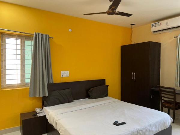 HOTEL SRIRAMA EMPIRE : photo 5 de la chambre chambre double deluxe avec baignoire