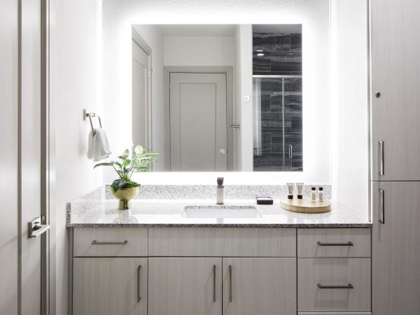 Sentral East Austin at 1614 E Sixth : photo 7 de la chambre 1 bedroom designer furnished apt in east austin