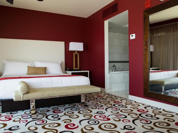 Downtown Grand Hotel & Casino : photo 2 de la chambre suite avec baignoire spa