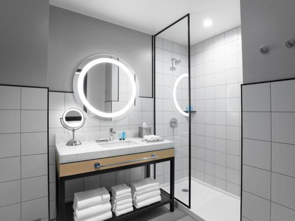 Downtown Grand Hotel & Casino : photo 2 de la chambre hébergement lit king-size deluxe gallery - non-fumeurs