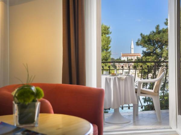 Maistra Select Island Hotel Katarina : photo 2 de la chambre chambre double - vue sur vieille ville