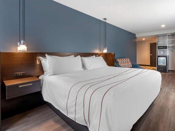 Vīb Hotel by Best Western Denver RiNo : photo 2 de la chambre suite lit king-size - vue sur montagne 