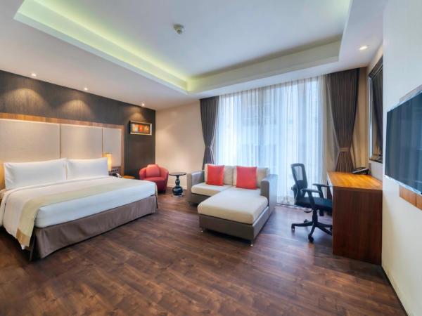Holiday Inn Kolkata Airport, an IHG Hotel : photo 3 de la chambre king suite - smoking with 15% discount on food, soft beverages and laundry