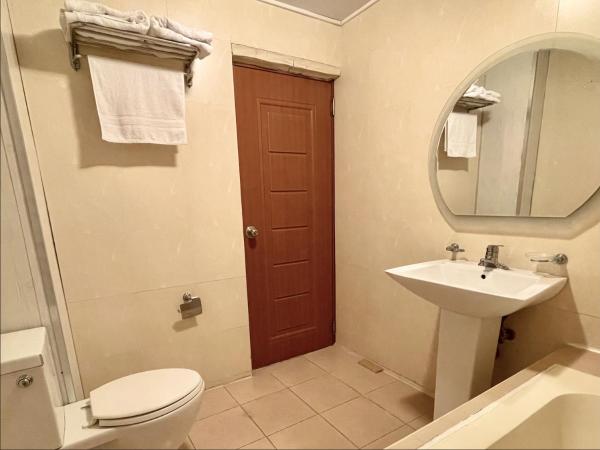 Kirin Guesthouse and Restaurant : photo 5 de la chambre chambre lit king-size