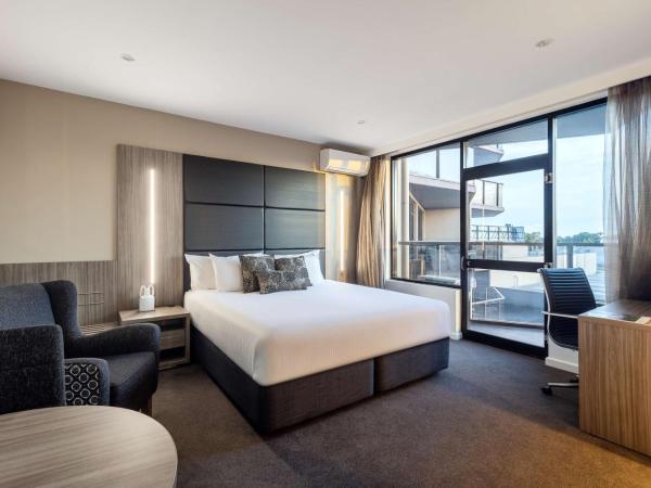 Rydges South Park Adelaide : photo 2 de la chambre chambre king spa