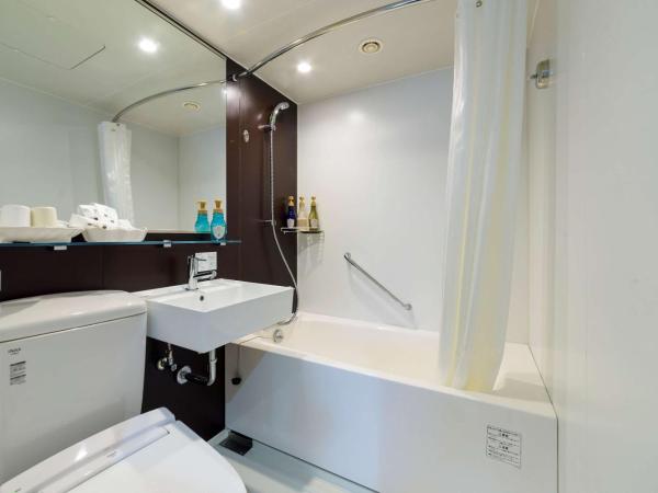 SureStay Plus Hotel by Best Western Shin-Osaka : photo 4 de la chambre chambre familiale avec 4 lits simples - non-fumeurs
