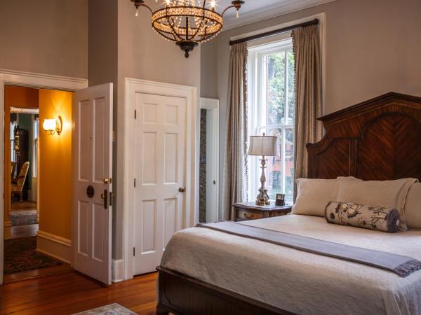 Eliza Thompson House, Historic Inns of Savannah Collection : photo 3 de la chambre chambre admiral turner lit king-size de luxe - maison principale