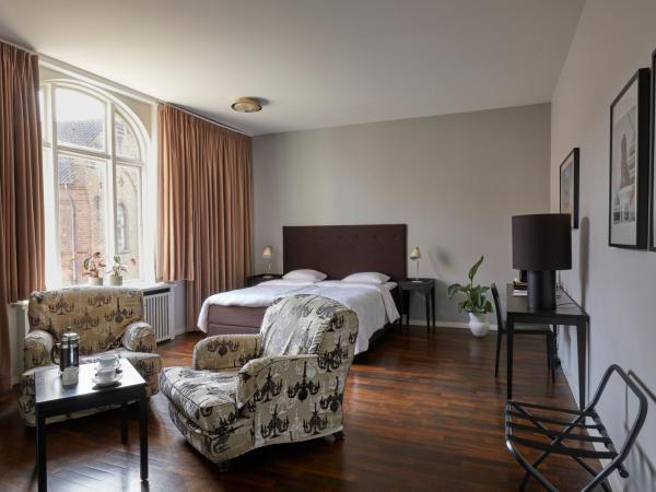 First Hotel Grand : photo 2 de la chambre chambre double supérieure