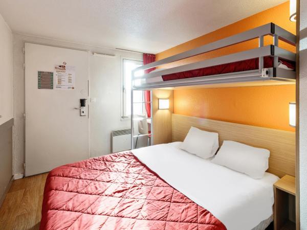 Premiere Classe Beauvais : photo 4 de la chambre chambre triple (1 lit double et 1 lit simple)
