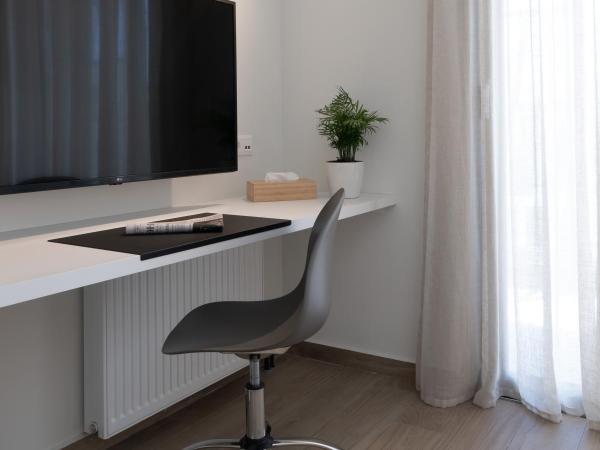 Athens Hill Luxury Apartments : photo 3 de la chambre appartement 1 chambre avec jardin privatif