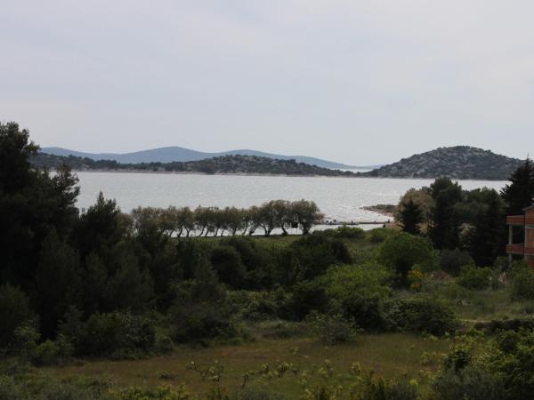 Apartments and rooms by the sea Vodice - 6182 : photo 10 de la chambre studio avec balcon et vue sur la mer