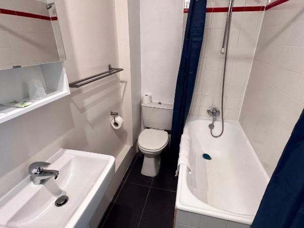 Hôtel Saint James : photo 8 de la chambre chambre double