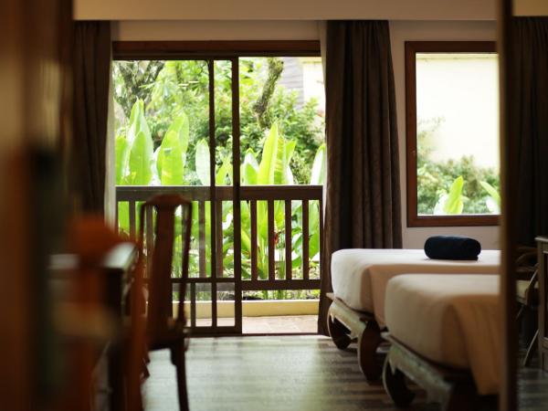 Seaview Resort Khao Lak - SHA Plus : photo 9 de la chambre chambre double ou lits jumeaux deluxe – vue sur jardin
