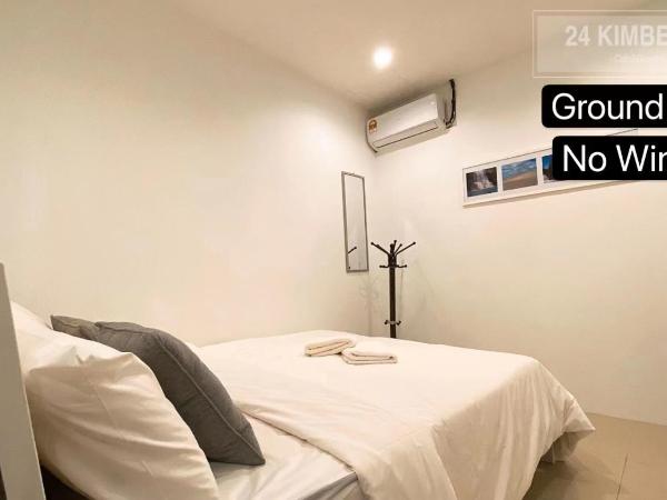 24 Kimberley : photo 1 de la chambre chambre double avec salle de bains commune