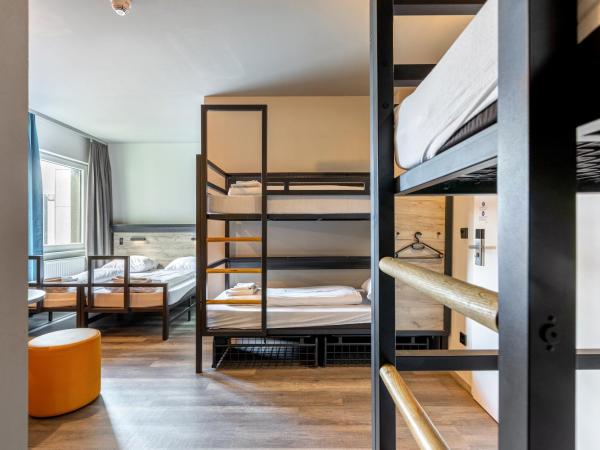 a&o Frankfurt Ostend : photo 8 de la chambre lit dans dortoir mixte de 6 lits
