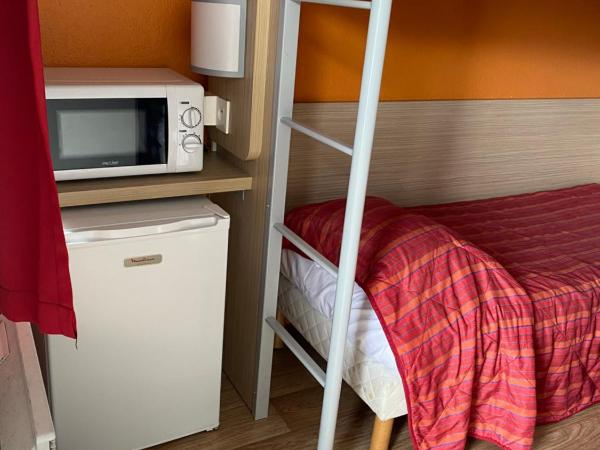 Premiere Classe Beauvais : photo 4 de la chambre chambre 3 lits simples essentiel plus