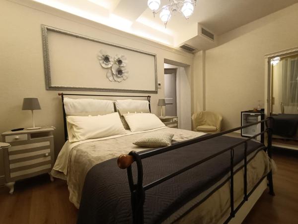 AriediParma - Rooms&apartments : photo 7 de la chambre chambre double avec salle de bains privative