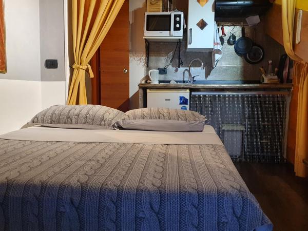 Dora Baltea Monolocale primo piano Mansarda secondo piano : photo 5 de la chambre appartement standard