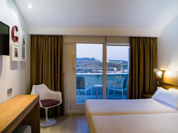 Hotel Gelmírez : photo 1 de la chambre chambre double ou lits jumeaux avec terrasse