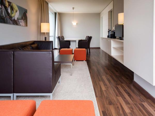 Atlantic Hotel Galopprennbahn : photo 8 de la chambre suite avec balcon