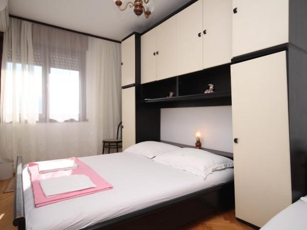 Rooms with WiFi Split - 9240 : photo 4 de la chambre chambre familiale